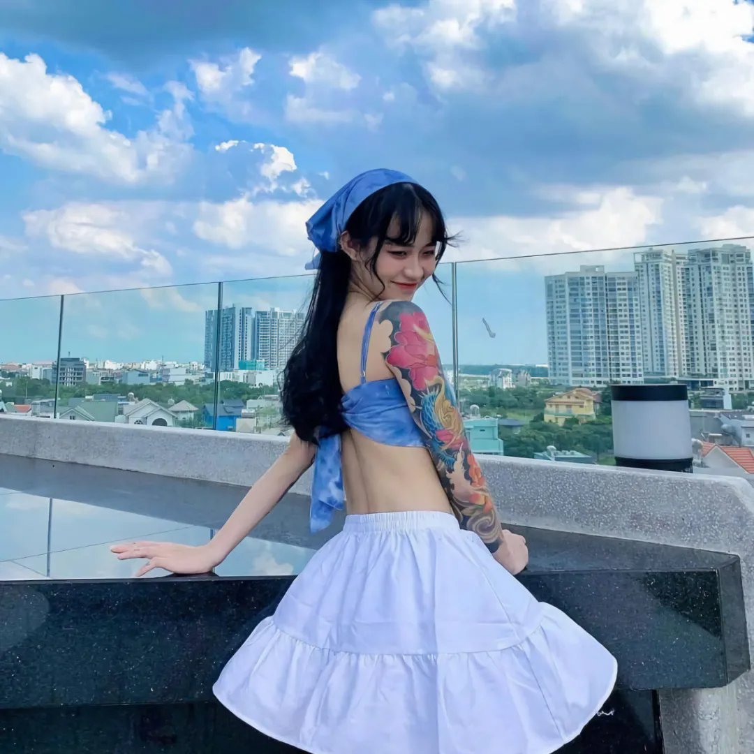 蕾哈娜内衣秀2 封面